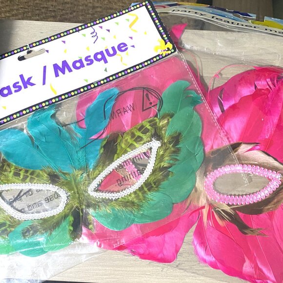 Two Masquerade Paper Mask Green & Hot Pink Feathers Masks New Sealed - Picture 1 of 7